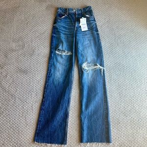 BRAND NEW ZARA Size: US 0 (32) high-rise, wide leg, full length jeans (50% OFF!)